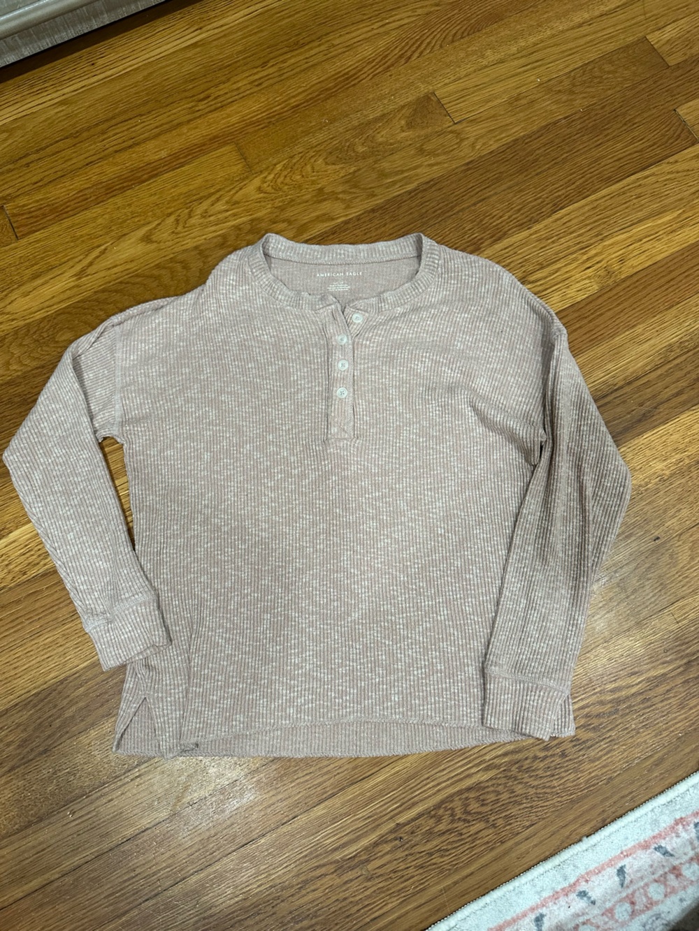 American Eagle Outfitters Ribbed Henley in Dusty Mauve
